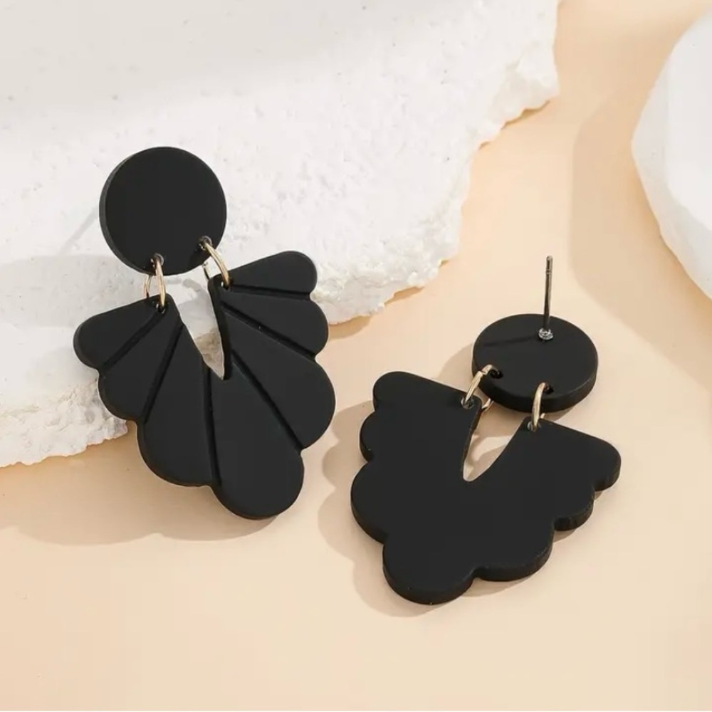 Black Carved Pattern Earrings Acrylic Dangle Earrings Vintage Inspired Pottery